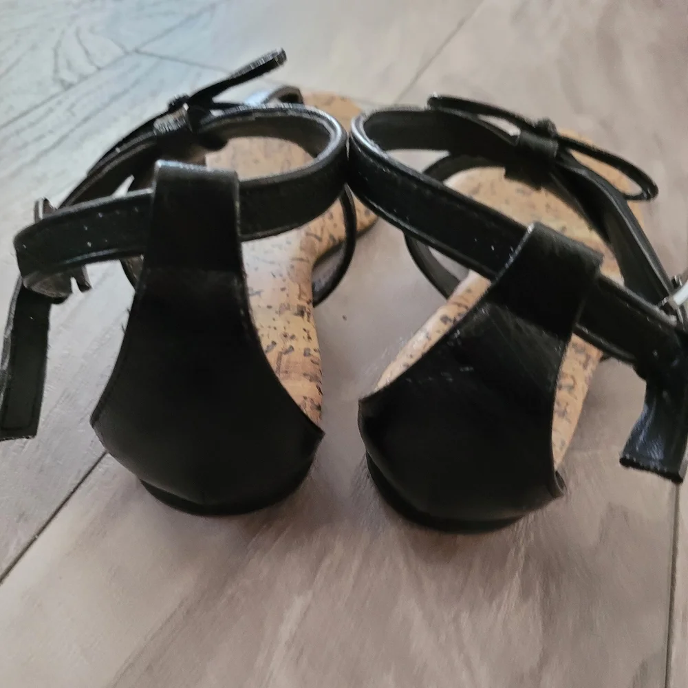 Michael Michael Kors Demi Sash-888 Sandals size 4